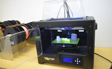 3D printing equipment with prototypes inside